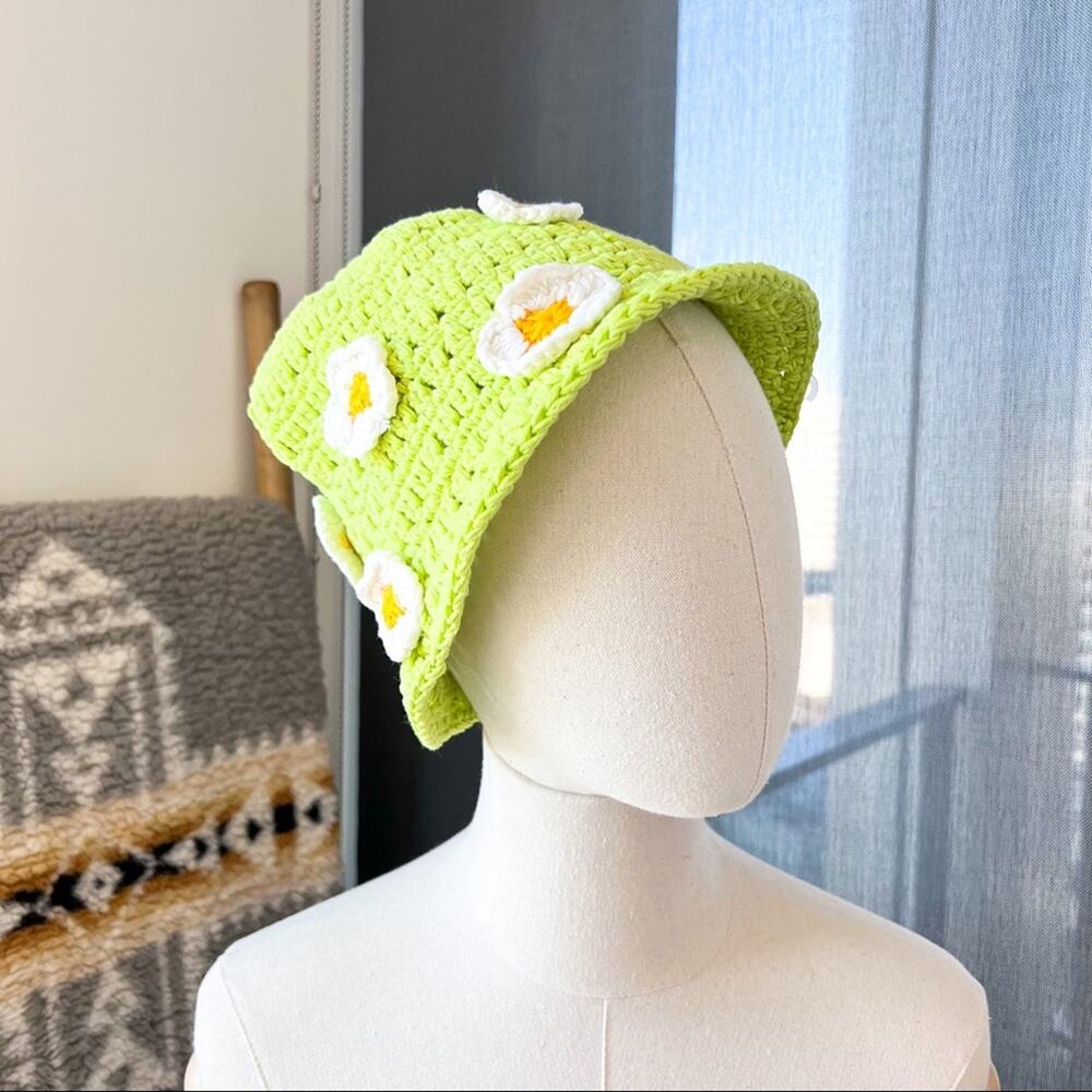 Urban Outfitters Cotton Lennie Crochet Knit Green Floral Bucket Hat One Size - Picture 6 of 7